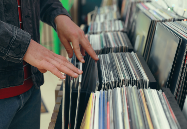 Tendências de colecionismo de vinil: Aplicativos, feiras e comunidades que mantêm o vinil vivo