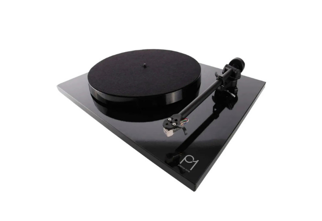 Rega Planar 1 – Minimalismo e alta fidelidade no toca-discos que conquista pela essência
